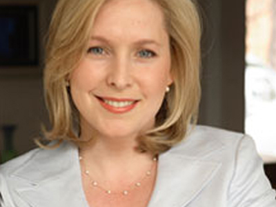 Επελέγη η διάδοχος της Κλίντον στη Γερουσία