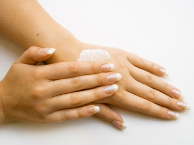 Αποκτήστε μεταξένια χέρια με 5 κινήσεις