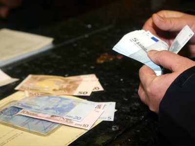 831.250 ευρώ την ώρα, τα δάνεια του Μαρτίου