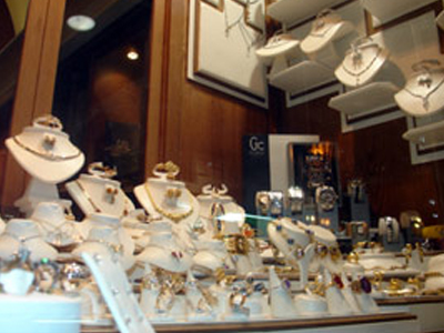 Διάρρηξη σε χρυσοχοείο στην Πάτρα με λεία 9.000 ευρώ