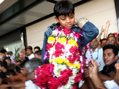 Υποδοχή ηρώων στα παιδιά του Slumdog Millionaire