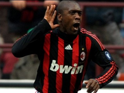 Παραμένει στη Milan o Clarence Seedorf