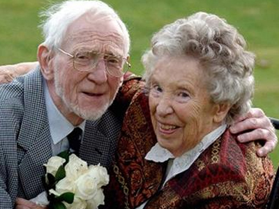 Νεόνυμφοι στα… 90