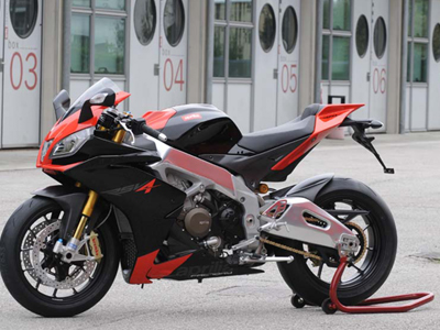 Aprilia RSV4 1000R FACTORY: Ροπή και δύναμη σε σωστό πλαίσιο