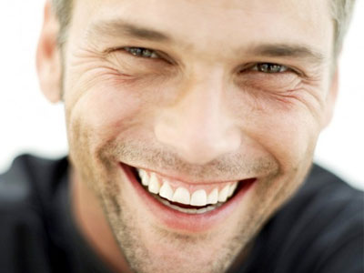 Ο τόνος της φωνής επηρεάζει τον τρόπο που επιλέγουμε τους ηγέτες μας!