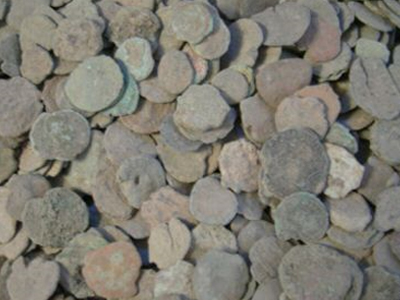 Συλλήψεις για κατοχή δεκάδων αρχαίων νομισμάτων