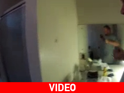 Έσπασε τον τοίχο για να σκοτώσει μια αράχνη!