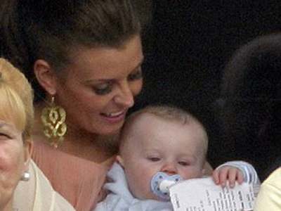 Φτυστό ο μπαμπάς του…