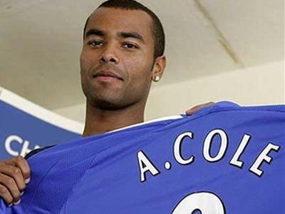 Με σωσία της Cheryl βγαίνει ο Ashley Cole