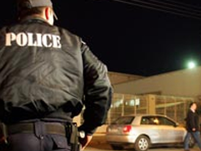 Κρατούν τέσσερις, ψάχνουν άλλους τρεις