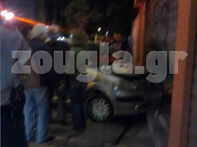 Μπήκε με το αυτοκίνητο μέσα σε κατάστημα