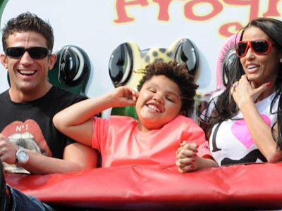 Με τους άντρες της στο λούνα παρκ