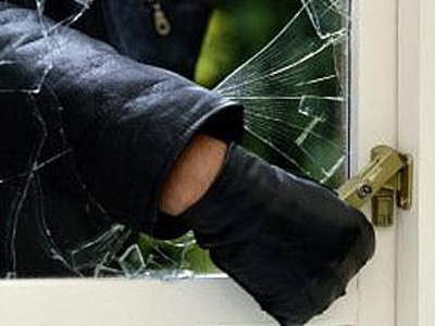 Συνέλαβαν ανήλικους διαρρήκτες