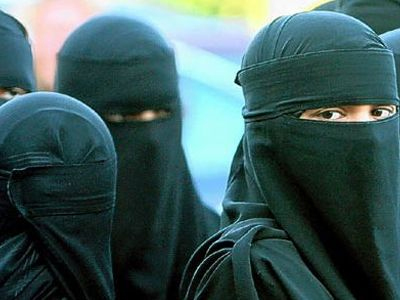 Γαλλία: Δεν υπάρχει νομική βάση για την απαγόρευση της μπούρκας