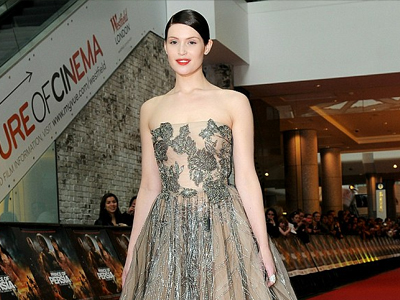 “Παραμυθένια” εμφάνιση της Gemma Arterton