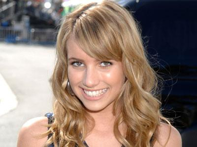 Δε θα εμφανιζόταν topless η Emma Roberts