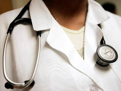 Συλλαλητήριο γιατρών στο Σύνταγμα το απόγευμα