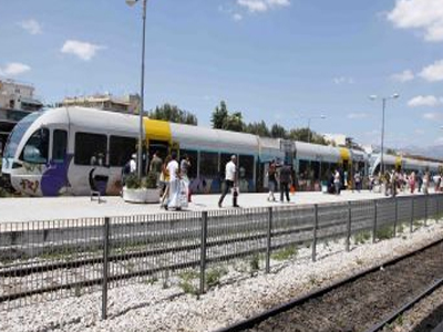 Το έσκασε από το παράθυρο του τρένου