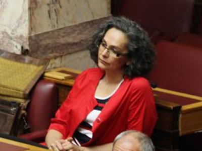 Φλερτ των ανανεωτικών με τη Σακοράφα