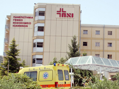 Ιωάννινα: Αυτοπυρπολήθηκε και έπεσε στο κενό