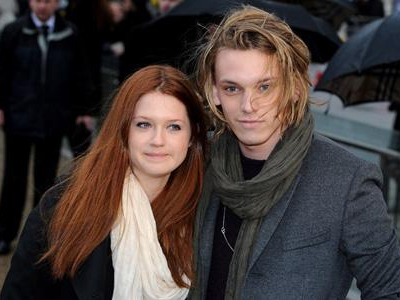 Αρραβωνιάστηκε η «Τζίνι»