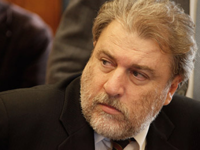 «Η κυβέρνηση “κουρεύει” και τα πολιτικά πρόσωπα που θα παραπεμφθούν»