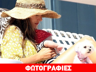 Η Alessandra Ambrosio σε τρυφερές στιγμές με το μωρό της