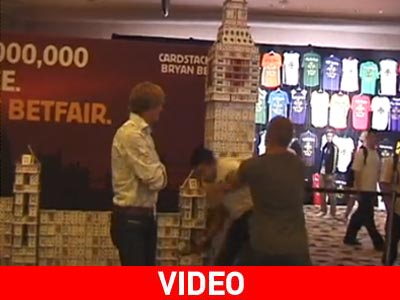 Μία καταστροφική χειραψία…