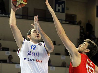 Άνετη νίκη για την Σερβία, 77-59 τη Μεγάλη Βρετανία