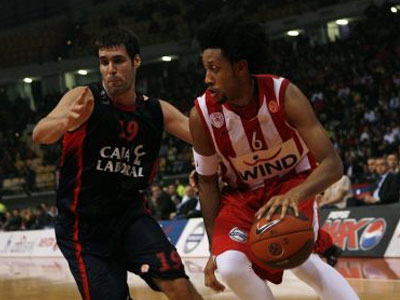 Kαταιγιστικός ο Ολυμπιακός, 102-85 την Κάχα Λαμποράλ