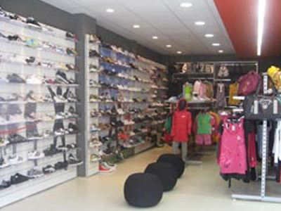 Του άδειασαν το μαγαζί!