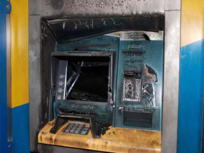 Εμπρηστικές επιθέσεις σε ΑΤΜ στην Αττική