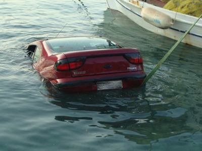 Ένας νεκρός από πτώση αυτοκινήτου στη θάλασσα