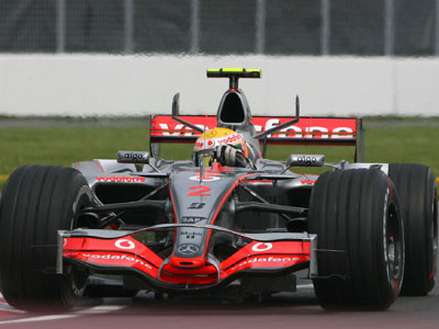 Lewis Hamilton: Με διαφορά ο ταχύτερος!