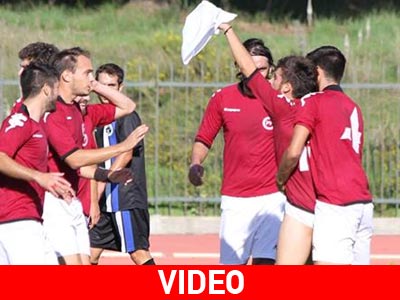 Πέτυχε γκολ και… ξεγυμνώθηκε από τη χαρά του