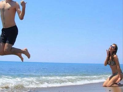 Ποιος πρώην άσος του Ολυμπιακού κολυμπάει και… πετάει ;