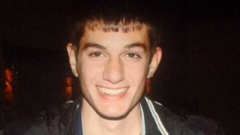 Θα μας πείτε ποιος τον σκότωσε; Θα μας πείτε ποιος τον σκότωσε;