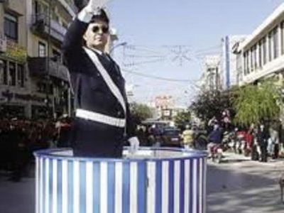 Αναβίωσε και φέτος το έθιμο της «βαρέλας»