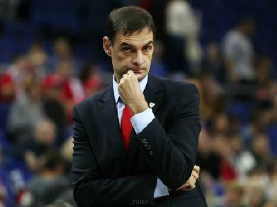 «Δεν φεύγει ο Μπαρτζώκας»