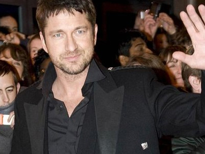 Στην πρεμιέρα με kilt και τη μαμά του!