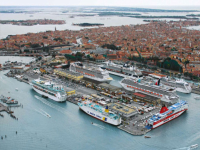 Κρουαζιέρα: Mega-port σχεδιάζει η Βενετία