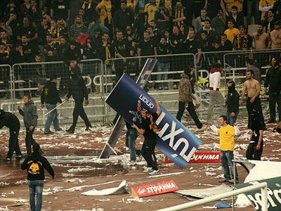 Βουρλίστηκε με τους οπαδούς ο Βούρος