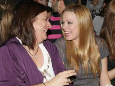 Είναι αυτοκόλλητες