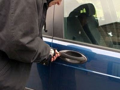 Συνελήφθησαν διαρρήκτες αυτοκινήτων