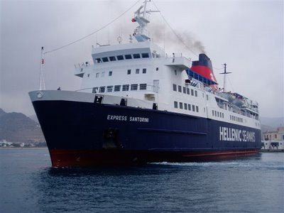 Βλάβη στο «Εξπρές Σαντορίνη»