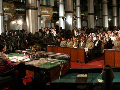 Ζητείται… πρωθυπουργός!