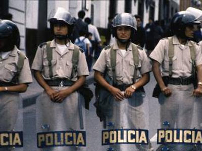 Συλλαμβάνονται οι «πραξικοπηματίες» αστυνομικοί