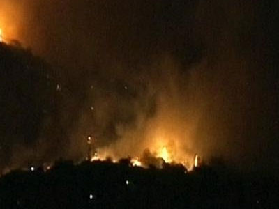 Μαίνονται τα πύρινα μέτωπα στο όρος Μπελές