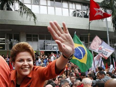 Προβάδισμα Rousseff στη Βραζιλία