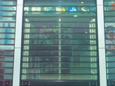 Πριν «κατεβάσει ρολά»… έπεσε θύμα ληστείας